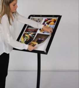 Affichez jusqu'à 4 feuilles A4: idéal pour cafés et restaurants!